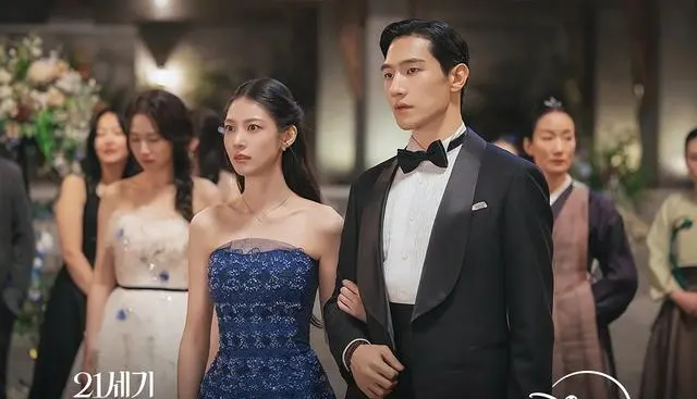 IU主演《21世纪大君夫人》收视破14.3%但叙事引发代际观剧分歧 | 相关图片 IU主演《21世纪大君夫人》收视破14.3%但叙事引发代际观剧分歧 | 相关图片