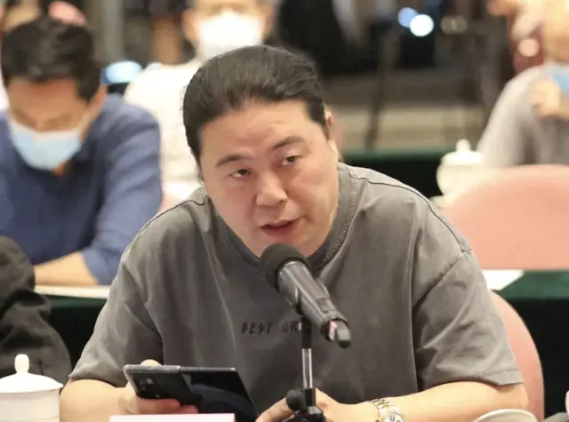 编剧汪海林被限制高消费，回应称系股东债务连带所致 | 资讯配图