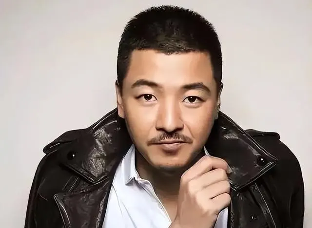 齐奎国丽娜凭《雷霆出击》《大国工匠》获德艺双馨奖 | 现场图